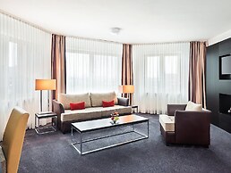 Main Plaza Suite Tower