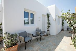 Mytheo Luxury Studios