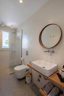 Mytheo Luxury Studios