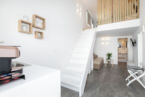 Mytheo Luxury Studios