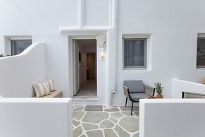 Mytheo Luxury Studios