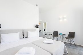 Mytheo Luxury Studios