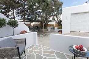 Mytheo Luxury Studios