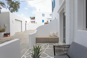 Mytheo Luxury Studios