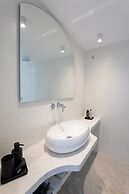 Mytheo Luxury Studios