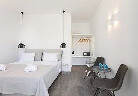 Mytheo Luxury Studios
