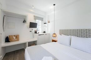 Mytheo Luxury Studios