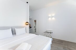 Mytheo Luxury Studios
