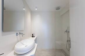 Mytheo Luxury Studios