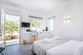 Mytheo Luxury Studios