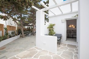 Mytheo Luxury Studios