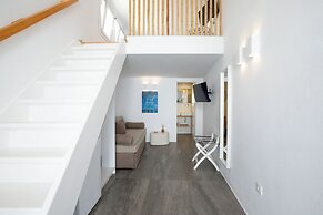 Mytheo Luxury Studios