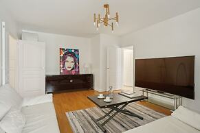 Elegant New Apartment With Balcony in the 16th - M