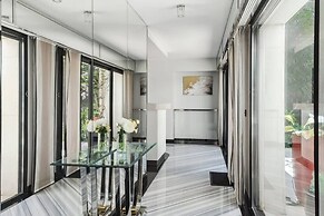 Exceptional Apartment - Near Eiffel Tower