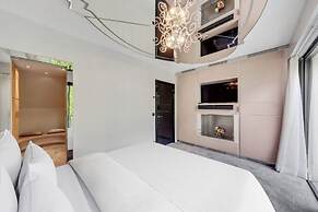 Exceptional Apartment - Near Eiffel Tower