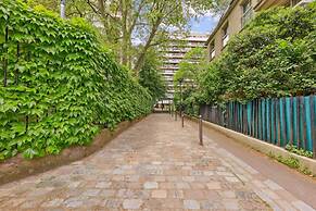 Spacious Apartment With Balcony -11th- Mobility le