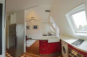 A Cozy Refuge - 18th - Mobility Lease