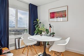 Extra Studio on the 23rd Floor - Stunning View