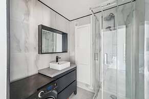 Spacious Studio Balcony -La D Fense-bail Mobilit