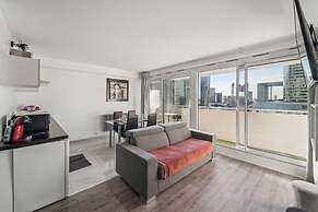 Spacious Studio Balcony -La D Fense-bail Mobilit