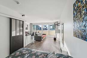 Spacious Studio Balcony -La D Fense-bail Mobilit