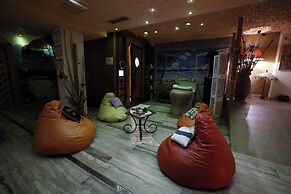 2 KITARRAT Boutique Hotel & SPA
