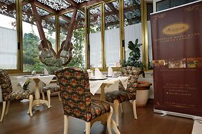 2 KITARRAT Boutique Hotel & SPA