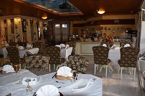 2 KITARRAT Boutique Hotel & SPA
