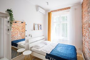 AS HOME Szewska