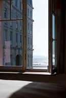 The Villa Rose