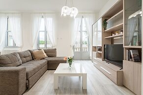 Mugiasca Modern Apartment by Wonderful Italy