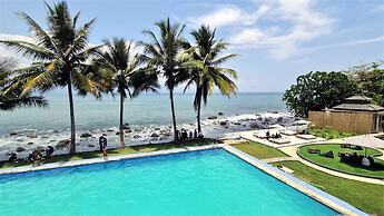 La Plage Beach Club & Resort