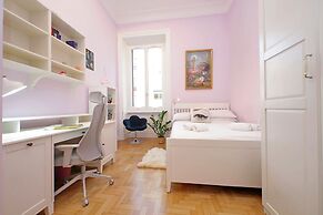 Spacious Prati Apartment for Families