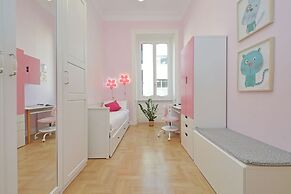 Spacious Prati Apartment for Families