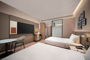Holiday Inn Qingdao CBD by IHG