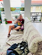 AT Amazon Backpacker