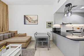 Calm Balcony Apartment with Pool Access