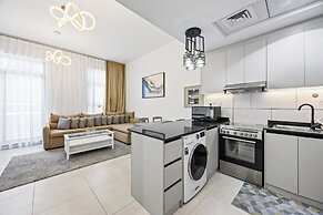 Calm Balcony Apartment with Pool Access