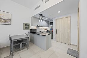 Calm Balcony Apartment with Pool Access