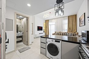 Calm Balcony Apartment with Pool Access