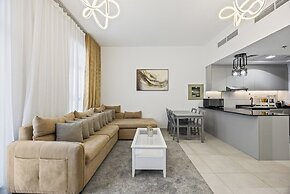 Calm Balcony Apartment with Pool Access