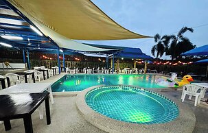 Paradise Resorts & Sauna