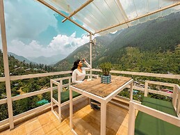 Young Monk Hostel Jibhi