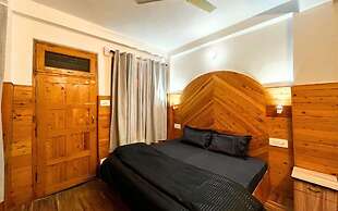Young Monk Hostel Jibhi