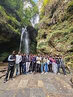 Young Monk Hostel Jibhi
