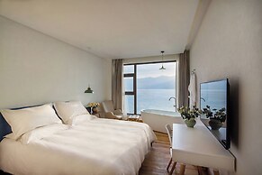 Verdant Whisper Stone Hill Seaview Inn