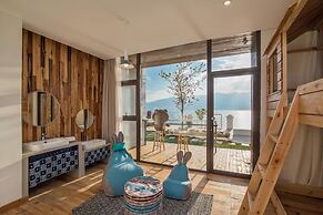 Verdant Whisper Stone Hill Seaview Inn
