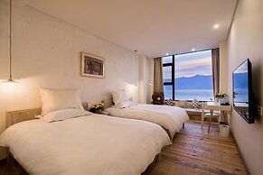 Verdant Whisper Stone Hill Seaview Inn