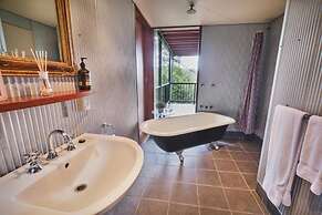 Ecoasis Mami Wata Rainforest Haven