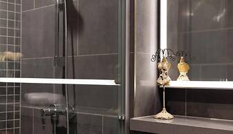 Manzil - Stylish 1BR with Pool and Gym
